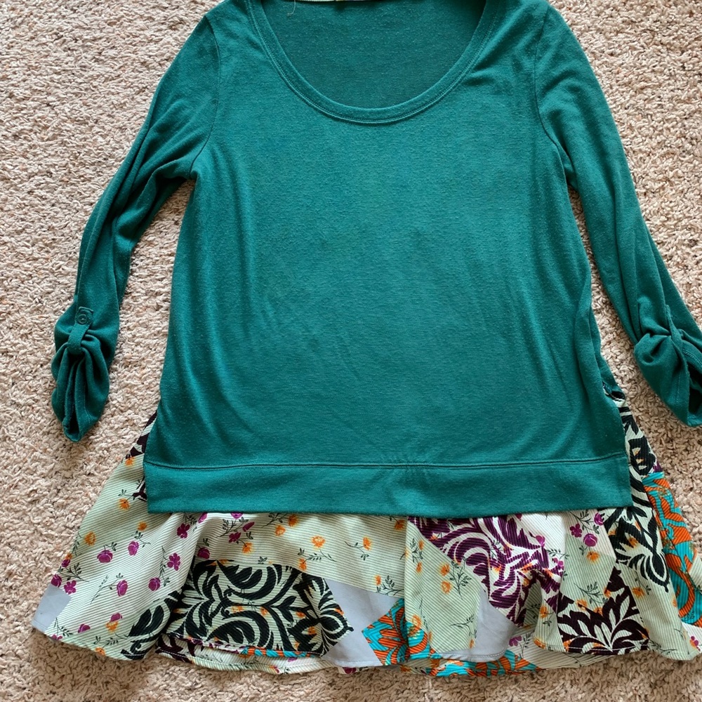 💃🍭Anthropologie little yellow button swing tee